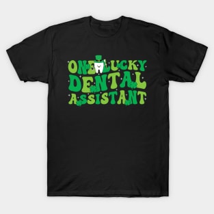 One Lucky Dental Assistant Groovy Retro St Patrick's Day T-Shirt